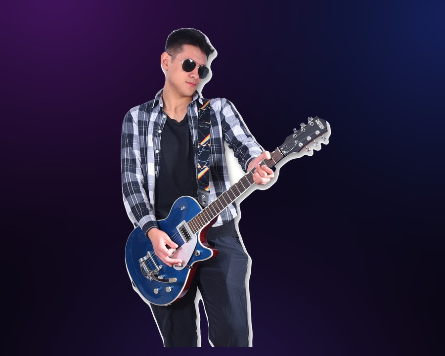 Estudiante de DEART tocando guitarra eléctrica
